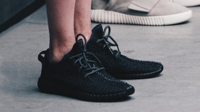 adidas yeezy boost 350 noir et blanc